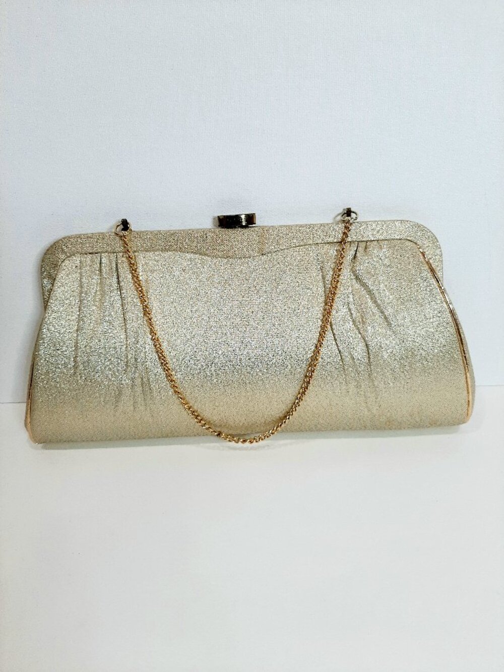 Vintage old money glam gold shimmer link chain Cinderella clutch bag